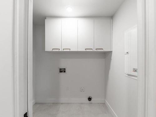Laundry room - 201-200 Rue St-Paul, Saint-Jean-Sur-Richelieu, QC - Indoor Photo Showing Other Room
