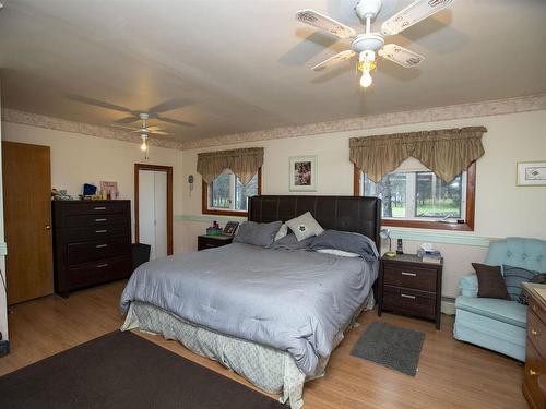 920 Cochrane Street, Thunder Bay, ON - Indoor Photo Showing Bedroom