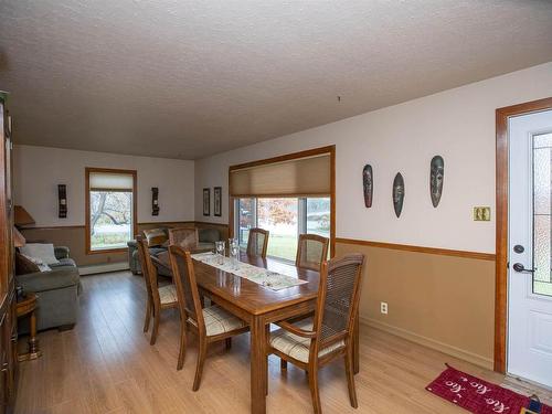 920 Cochrane Street, Thunder Bay, ON - Indoor Photo Showing Dining Room