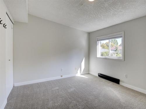 1665 Foul Bay Rd, Oak Bay, BC - Indoor Photo Showing Other Room