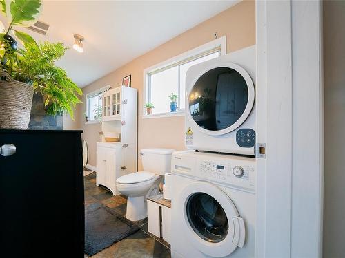 531 Prideaux St, Nanaimo, BC - Indoor Photo Showing Laundry Room