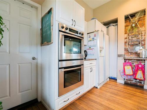 531 Prideaux St, Nanaimo, BC - Indoor Photo Showing Kitchen