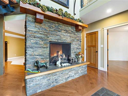 6141 Dennie Lane, Nanaimo, BC - Indoor With Fireplace