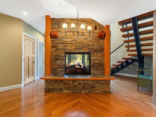 6141 Dennie Lane, Nanaimo, BC - Indoor With Fireplace