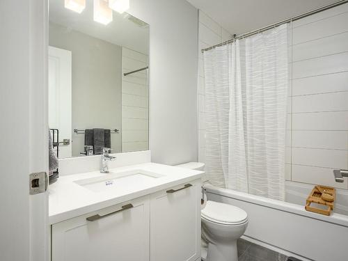31-13098 Shoreline Way, Lake Country, BC - Indoor Photo Showing Bathroom