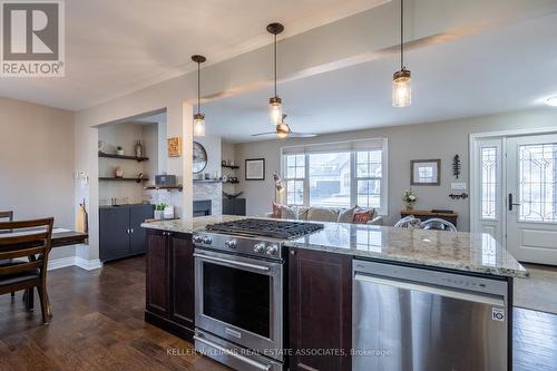82 Elgin St, Hamilton, ON - Indoor Photo Showing Kitchen With Upgraded Kitchen