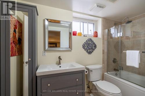 82 Elgin St, Hamilton, ON - Indoor Photo Showing Bathroom
