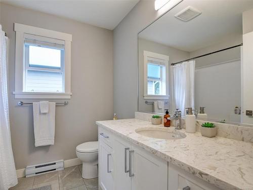 3552 Honeycrisp Ave, Langford, BC - Indoor Photo Showing Bathroom