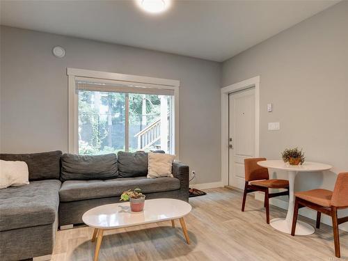 3552 Honeycrisp Ave, Langford, BC - Indoor Photo Showing Living Room