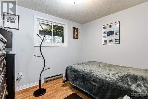 168 Poole Drive, Perth, ON - Indoor Photo Showing Bedroom