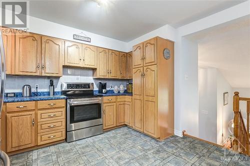 168 Poole Drive, Perth, ON - Indoor Photo Showing Kitchen