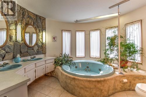 98 Twin Lakes Road, Enderby, BC - Indoor Photo Showing Bathroom
