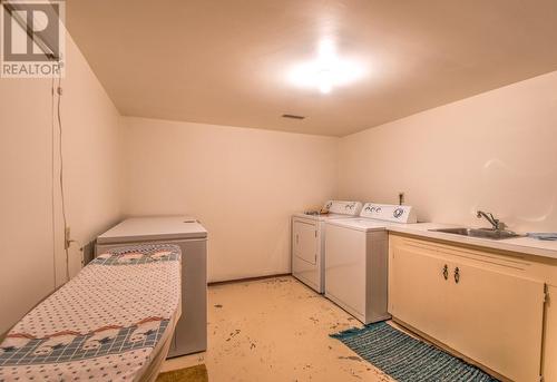 98 Twin Lakes Road, Enderby, BC - Indoor Photo Showing Laundry Room