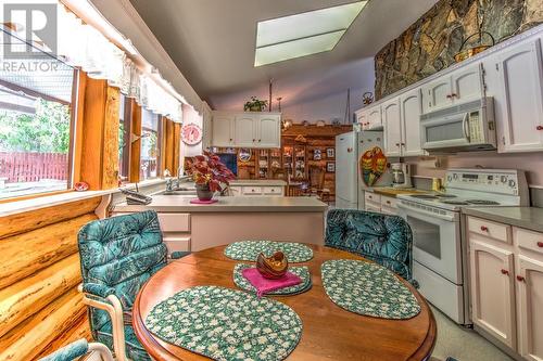 98 Twin Lakes Road, Enderby, BC - Indoor Photo Showing Kitchen