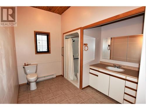 291 Grouse Avenue, Vernon, BC - Indoor Photo Showing Bathroom