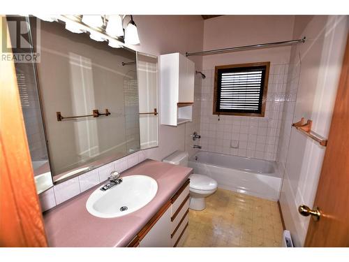 291 Grouse Avenue, Vernon, BC - Indoor Photo Showing Bathroom