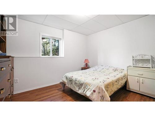 4746 Sunnybrae Canoe Point Road, Tappen, BC - Indoor Photo Showing Bedroom