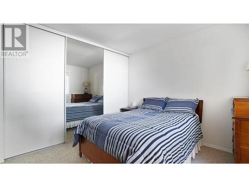 4746 Sunnybrae Canoe Point Road, Tappen, BC - Indoor Photo Showing Bedroom