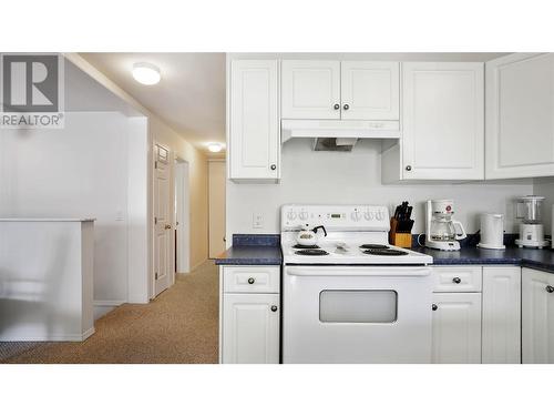 4746 Sunnybrae Canoe Point Road, Tappen, BC - Indoor Photo Showing Kitchen