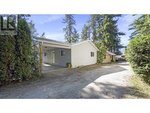 4746 Sunnybrae Canoe Point Road, Tappen, BC - Outdoor