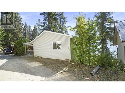 4746 Sunnybrae Canoe Point Road, Tappen, BC - Outdoor