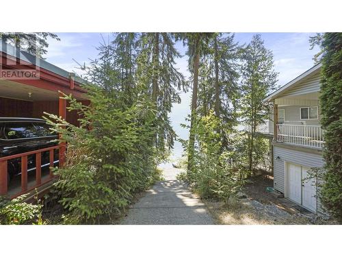 4746 Sunnybrae Canoe Point Road, Tappen, BC - Outdoor