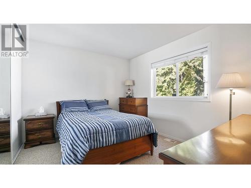 4746 Sunnybrae Canoe Point Road, Tappen, BC - Indoor Photo Showing Bedroom