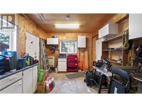 4746 Sunnybrae Canoe Point Road, Tappen, BC - Indoor