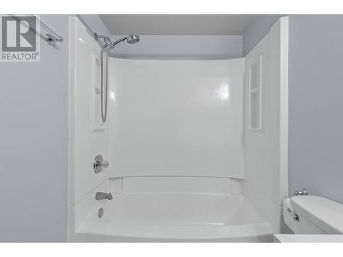 3180 De Montreuil Court Unit# 313, Kelowna, BC - Indoor Photo Showing Bathroom