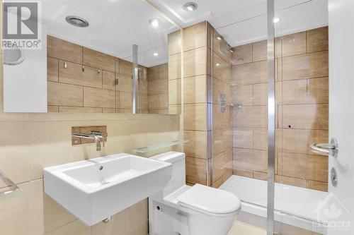 545 St Laurent Boulevard Unit#903, Ottawa, ON - Indoor Photo Showing Bathroom