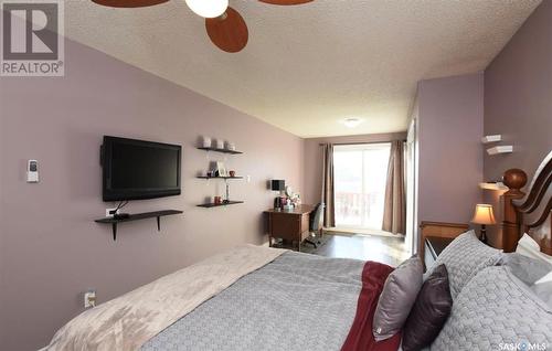 1121 Hochelaga Street W, Moose Jaw, SK - Indoor Photo Showing Bedroom