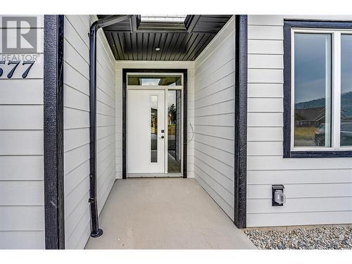 577 Meadowlark Avenue, Vernon, BC - Outdoor With Exterior