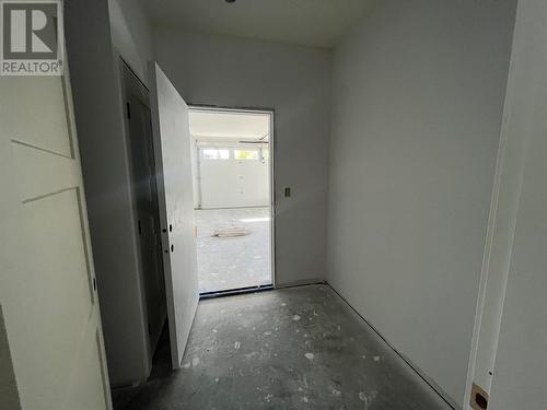 577 Meadowlark Avenue, Vernon, BC - Indoor Photo Showing Laundry Room