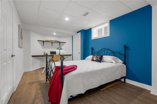 Basement Bedroom1 - 31 Ormerod Close, Dundas, ON - Indoor Photo Showing Bedroom