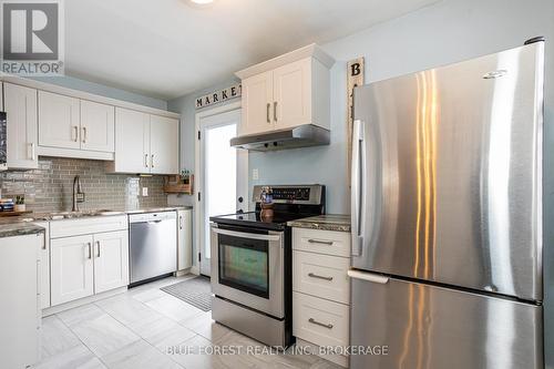 488 Central Avenue, London, ON - Indoor Photo Showing Kitchen