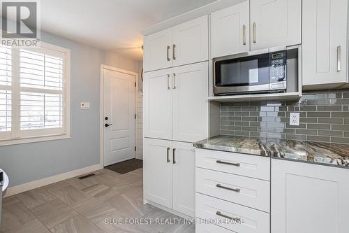 488 Central Avenue, London, ON - Indoor Photo Showing Kitchen