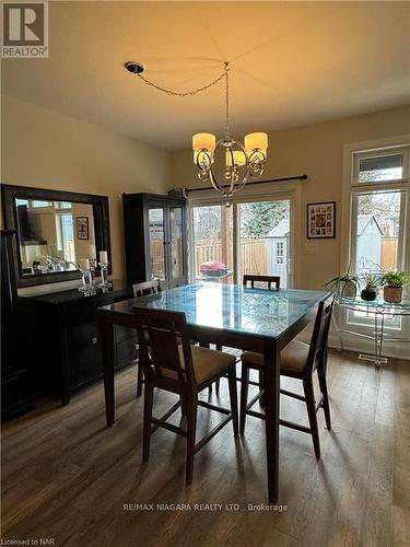 77 B Broadway Avenue, St. Catharines, ON - Indoor Photo Showing Dining Room