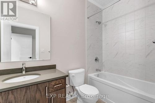 242 Raspberry Pl, Waterloo, ON - Indoor Photo Showing Bathroom
