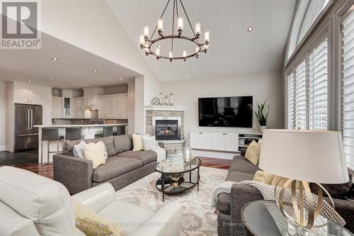 20 Cumberland Dr, Mississauga, ON - Indoor Photo Showing Living Room With Fireplace