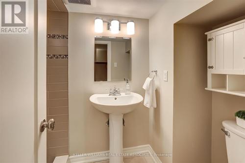20 Cumberland Drive, Mississauga, ON - Indoor Photo Showing Bathroom
