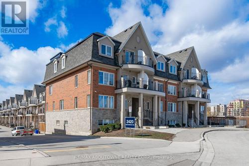 #4-01 -2420 Baronwood Dr, Oakville, ON - Outdoor With Facade