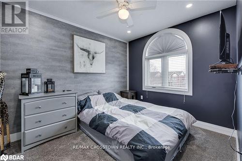 92 Golden Meadow Rd, Barrie, ON - Indoor Photo Showing Bedroom