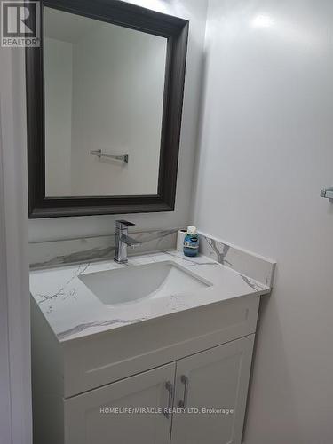 410 - 17 Knightsbridge Road, Brampton, ON - Indoor Photo Showing Bathroom