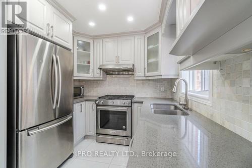 23 Elk Street, Brampton, ON - Indoor Photo Showing Kitchen With Double Sink With Upgraded Kitchen