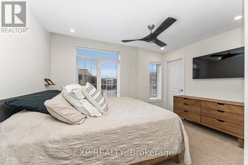 11 - 3026 Postridge Drive, Oakville, ON - Indoor Photo Showing Bedroom