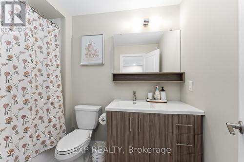 11 - 3026 Postridge Drive, Oakville, ON - Indoor Photo Showing Bathroom