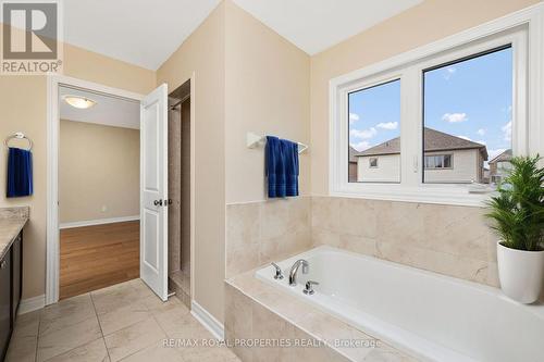 68 Treetops Blvd, New Tecumseth, ON - Indoor Photo Showing Bathroom