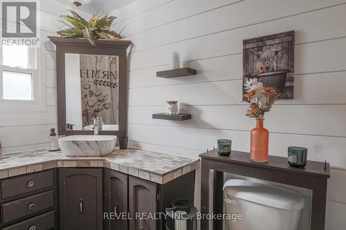 20 Homewood Ave, Kawartha Lakes, ON - Indoor Photo Showing Bathroom