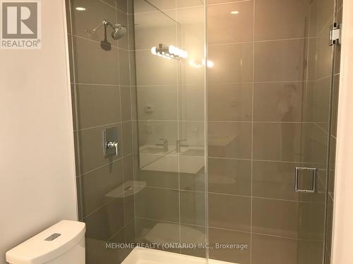 405 - 609 Avenue Road, Toronto, ON - Indoor Photo Showing Bathroom