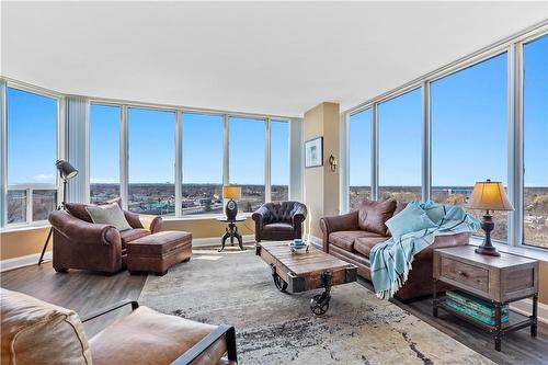 81 Scott Street|Unit #1109, St. Catharines, ON - Indoor Photo Showing Living Room